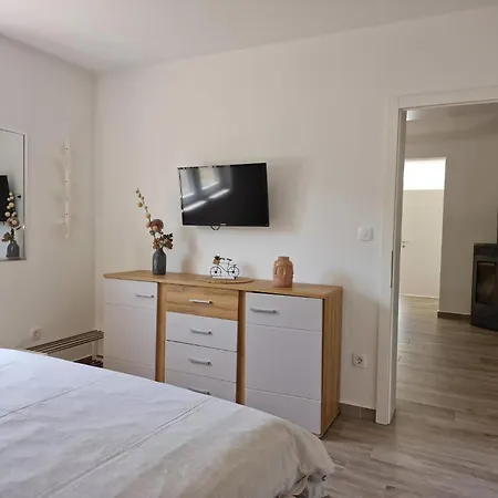 Grosses Zur Alleinigen Nutzung Mit Pool * Bilice